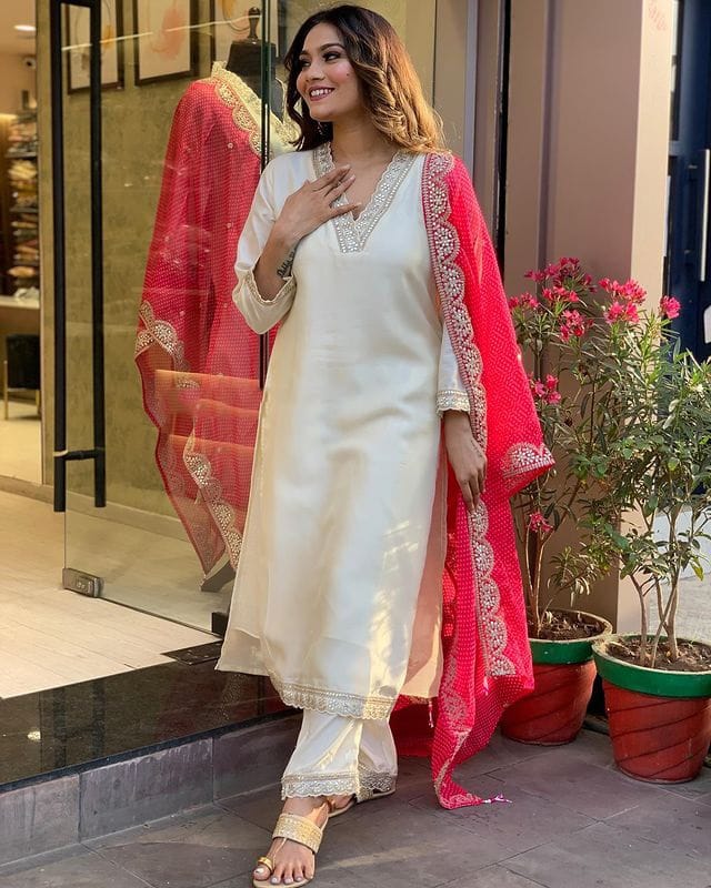 Ivory Embellished Kurta Set with Red Dupatta